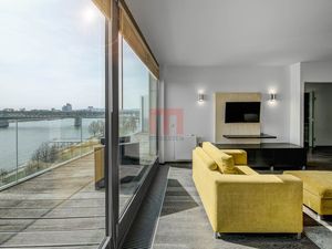 MIKELSSEN - Na prenájom jedinečný 2 izbový byt s terasou v EUROVEA s výhľadom na Dunaj