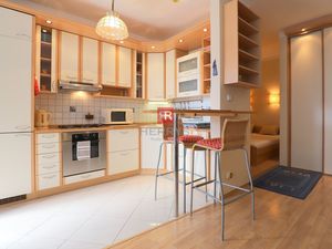 HERRYS - Na prenájom slnečný 1,5 izbový kompletne zariadený byt s balkónom