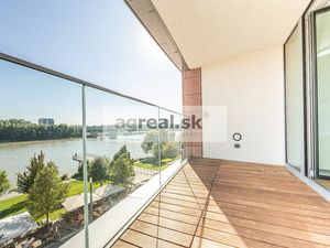2-izbový byt s výhľadom na Dunaj, Eurovea, Pribinova ul., pivnica, možnosť parkingu