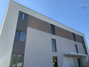 REZERVÁCIA, Predaj 3 izbový byt v Dunajskej Strede, Poľná cesta, 89,6 m2, 2 parkovacie miesta