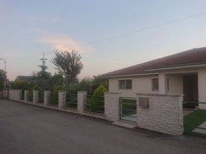 Na predaj krásny rodinný dom s veľkým pozemkom, obec Siladice