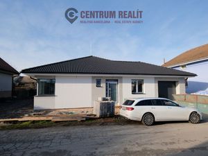 KRB V CENE DOMU: Príjemný veľký nový bungalov zast.pl. 184 m2, so vstavanou garážou a krytou terasou