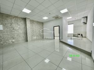 Obchodno - prevádzkové priestory na prenájom 56,9 m2, Komárno