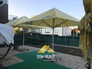 DOM-REALÍT ponúka 3 izbový byt s XXL terasou a parkovaním (Vajnory)