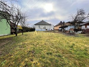 929 m2 pozemok s rodinným domom 10 min od centra Prešov