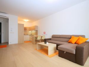 HERRYS - Na prenájom klimatizovaný 2-izbový byt v projekte Panorama City s parkovacím miestom