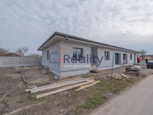 PLUS REALITY | Na predaj 4-izbový rodinný dom v obci Vrakúň!