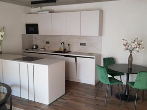 FOR RENT 2-room apartment,center-Hlavná,parking / Prenájom