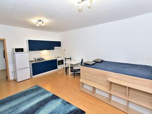 Priestranný 1 izbový byt v novostavbe PEGAS, na ulici Vyšehradská, Petržalka, Bratislava