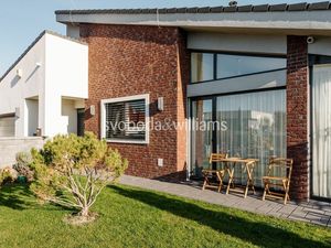SVOBODA & WILLIAMS 6-izbový nový rodinný dom s bazénom a záhradou, Dunajská Streda