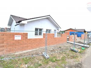Predaj novostavby 4 izbový murovaný bungalov v obci Palárikovo