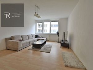 TRNAVA REALITY - priestranný 2 izbový byt 67 m2 so samostatnou kuchyňou a balkónom