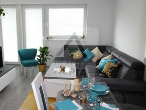 Nadštandartný 2 - izbový byt s balkónom /52 m2/ Žilina - Bulvár