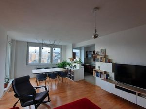 Atraktívny priestranný 3- izb. byt s terasou a garážou v novostavbe na Nám. sv. Františka v Karlovej