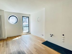 NA PREDAJ: Menší 1 izbový apartmán s terasou  v centre mesta  v novostavbe Malý Paríž