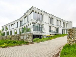Administratívna budova s pozemkom, / 3132m2/, Žilina
