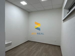 Realitná kancelária JKV REAL so súhlasom majiteľa ponúka na prenájom obchodné / prevádzkové priestor