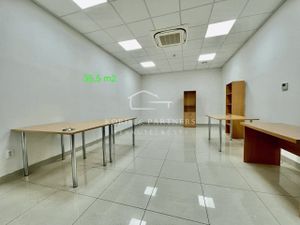 Obchodno - prevádzkové priestory na prenájom 35,5 m2, Komárno