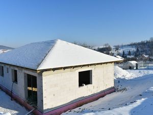 Predaj novostavby  murovaného rod.domu - typu bungalov,603 m2 - Poluvsie nad Rajčankou