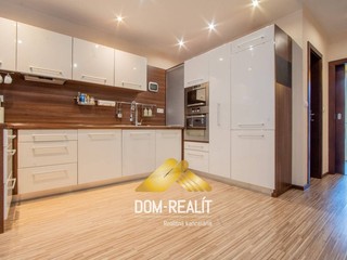 DOM-REALÍT ponúka príjemný 4i rodinný DOM s garážou na Borovicovej ulici v Stupave