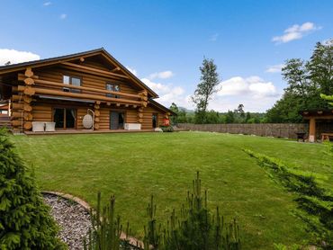 HERRYS - Na predaj exkluzívna rekreačná chata s vlastným wellness centrom v Tatranskej Lomnici.