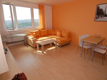 Slnečný 2-izbový byt s krásnym výhľadom