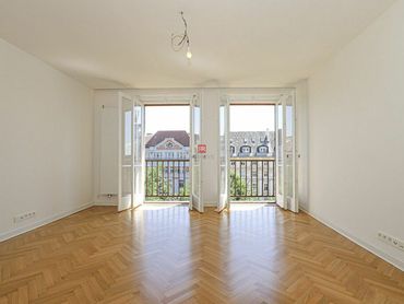 HERRYS - Na prenájom kompletne zrekonštruovaného 3 izbového bytu na pešej zóne pri Hviezdoslavovom n