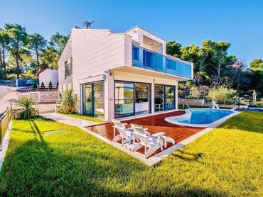 ESTATE INVEST - Na predaj krásna vila s bazénom a výhľadom na more, Čiovo pri Trogire