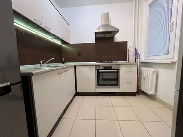 Ponúkame na predaj 2-izb. byt po rekonštrukcii, Jurigovo námestie, Bratislava - Karlova Ves.