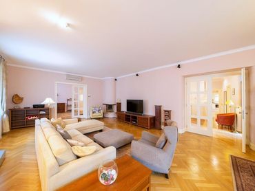Luxusný 6-izb. byt s 2 loggiami v centre Bratislavy
