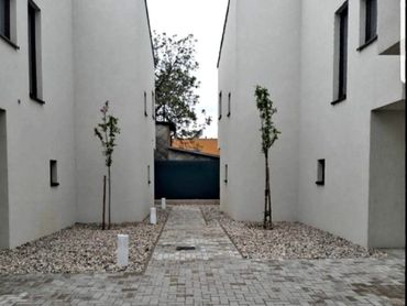 Ponúkame na prenájom menší 3 izbový rodinný dom so záhradou a parkovacím miestom v Ivanke pri Dunaji
