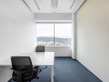 Súkromný kancelársky priestor pre 1-2 osoby v oblasti Regus Polus Towers
