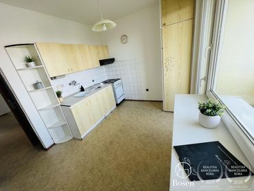 BOSEN | 3 izbový byt s loggiou a pivnicou v pôvodnom stave v Trnave