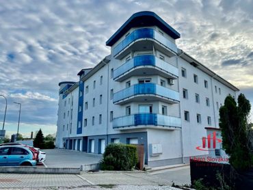 DUNA 1 - Veľký 2 izbový byt s výhľadom na Dunaj, Komárno, predaj