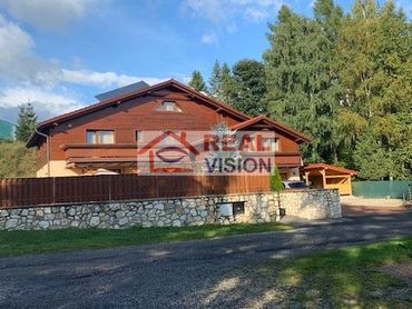Exkluzívne predaj rodinný dom  pri Tatranskej Lomnici v lese, RD  na bývanie a  3 samostatné dvojizb