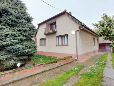 REZERVOVANÉ -na predaj rodinný dom v Šoporni