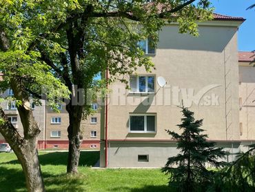 Na predaj 2 izbový byt Staré sídlisko – Prievidza, 67 m², 2.p./2.p., Ul. J. Palkoviča