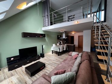 PRENÁJOM,  krásny 2 izbový byt - MEZONET s 40m2 terasou na Klariskej ulici
