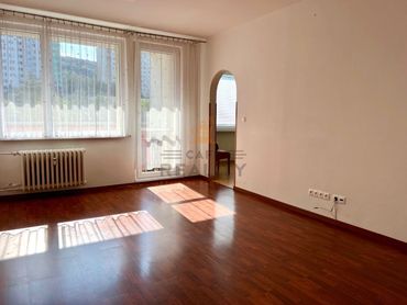 Na predaj 4 izbový byt, 98,60 m2 Bratislava, Dúbravka, Hanulova ulica