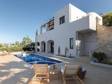 Na prodej moderní vila s bazénem a výhledem na moře, Kréta, Řecko
