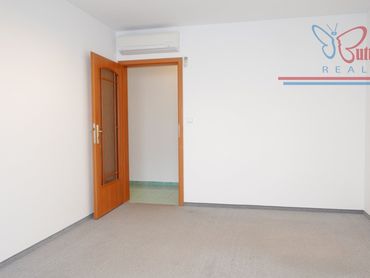 NA PRENÁJOM: kancelária 48 m2, Záborského ul.