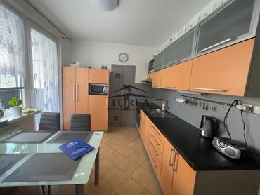 NOVINKA- vkusne zrekonštruovaný 3,5 izbový byt v Topoľčanoch.
