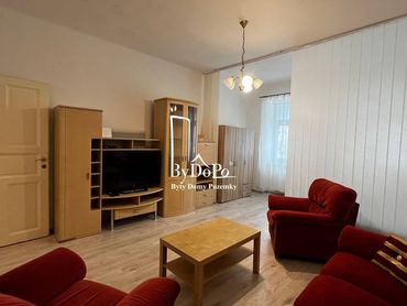 Veľkometrážny 1-izbový byt v centre mesta Nitra - Vajanského ulica