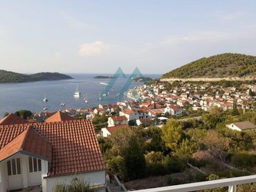 Dom s nádherným výhľadom na more, 250m od mora, ostrov Vis, Chorvátsko