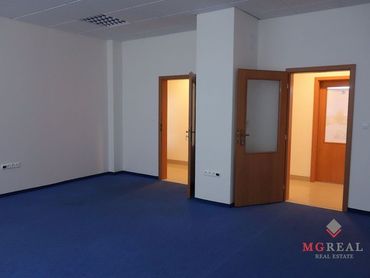 Dvojkancelária, cca 53 m2, výhodná poloha, Bratislava-Ružinov, Hraničná, parkovanie v cene