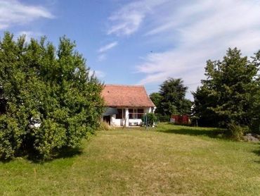 Predaj rodinného domu v pôvodnom stave na rozsiahlom pozemku v tichej časti malebnej obce Borský Mik