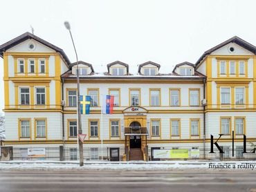 Historická budova v centre Trenčína - QEX Business Office I., nám SNP 7,  Trenčín