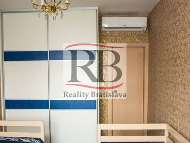 Dizajnový 4-izbový byt na ulici Žehrianska, mestská časť Petržalka