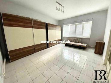 - Buro REAL -  Predaj 3 izbový, tehlový byt, 100 m2 v centre mesta TRNAVA
