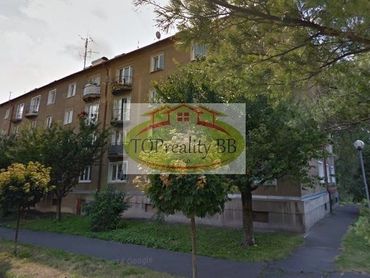 Tehlový  3 izbový byt 60 m2 s balkónom,  B. Bystrica, centrum, kompletná rekonštrukcia – cena 183 00